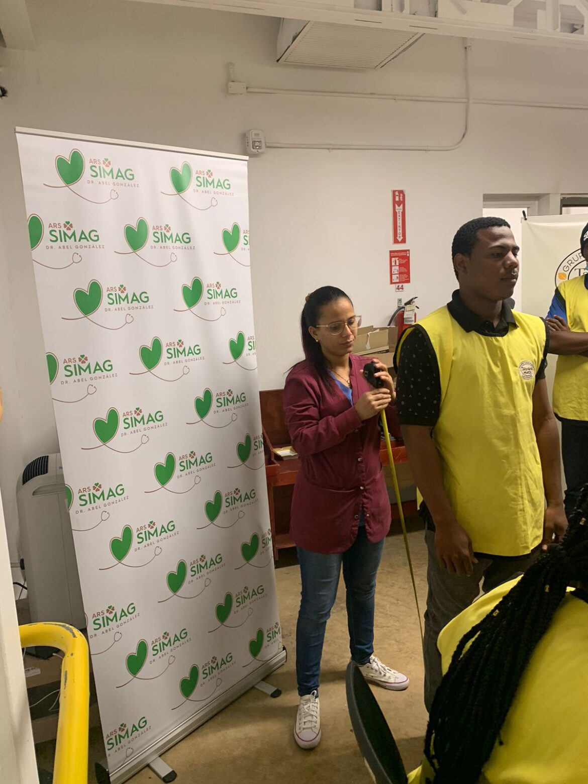 ARS SIMAG – ABEL GONZALEZ realiza masivos operativos médicos en La Romana