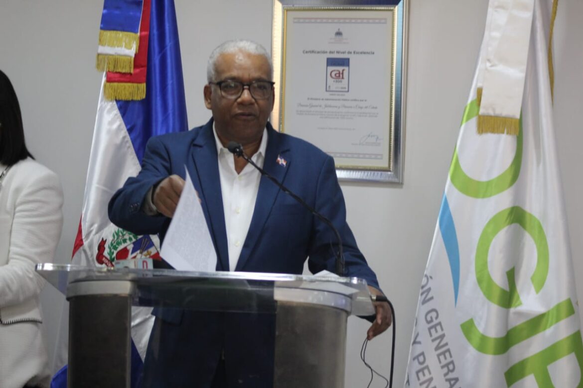 Una mirada estratégica al futuro del Sistema Dominicano de Pensiones: Juan Rosa encabeza foro con comunicadores